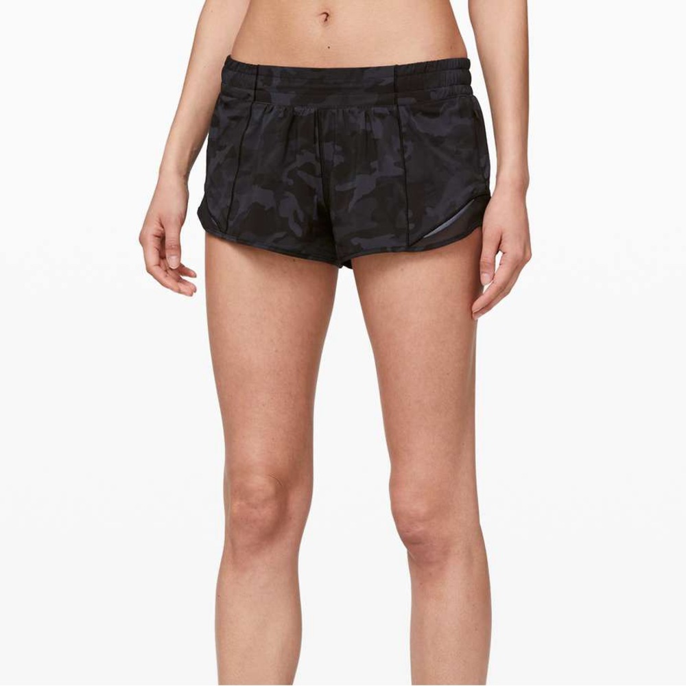 Lululemon Hotty Hot Short 2.5” inseam size 4(XS)Black Camo- Mid-Rise- Drawstring